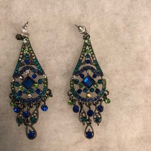 Chandelier earrings in blue and green stones